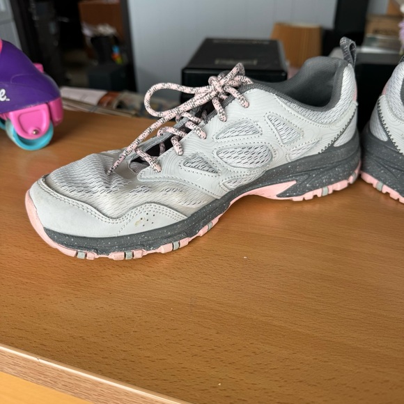 Skechers Trail Shoes - Picture 7 of 10